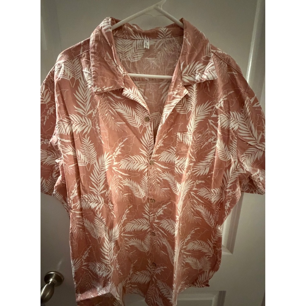 Andy Mens XL Short Sleeve Button Down Tropical Palm Leaf Camp Shirt Salmon Pink